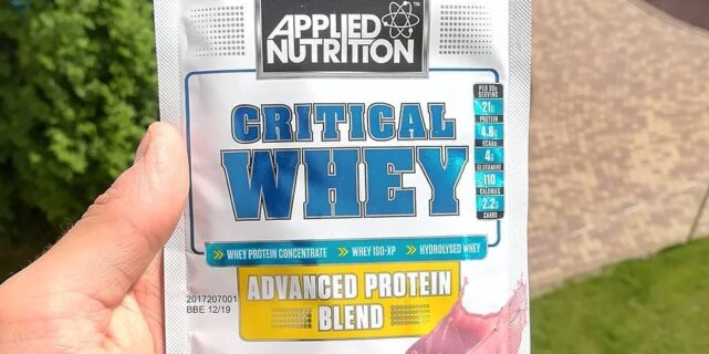 Applied Nutrition Critical Whey – smak strawberry milkshake