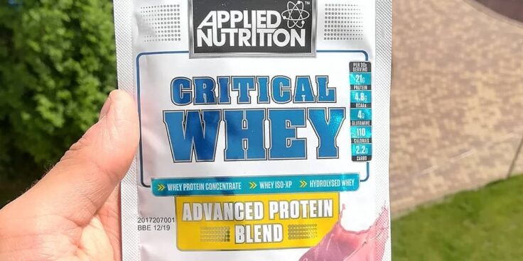Applied Nutrition Critical Whey – smak strawberry milkshake
